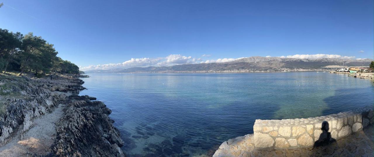 Spacious Apartment Close To The Sea In Split Area คาชเตลา ภายนอก รูปภาพ